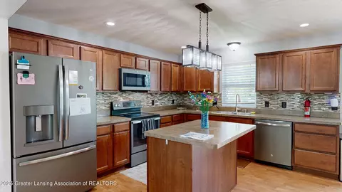 1055 Oakwood Dr, Dewitt, MI 48820 photo 10