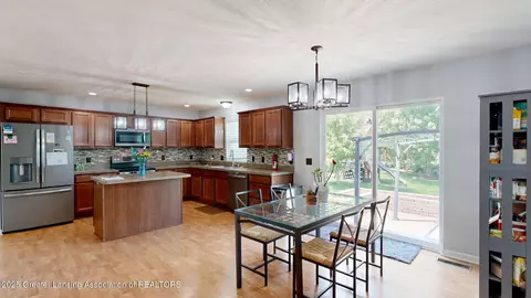 1055 Oakwood Dr, Dewitt, MI 48820 photo 12