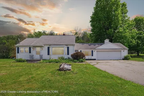 2468 Lansing Rd, Charlotte, MI 48813