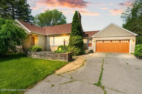224 S Grace St, Lansing, MI 48917