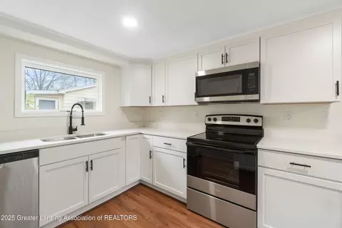 Kitchen - 828 Backus St, Jackson, MI 49202 photo 1 of 3