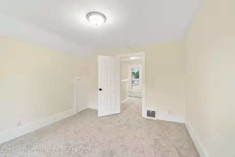 Bedroom - 828 Backus St, Jackson, MI 49202 photo 2 of 4