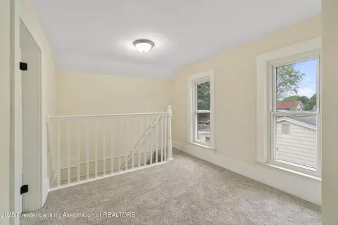 Entry Way - 828 Backus St, Jackson, MI 49202 photo 6 of 6
