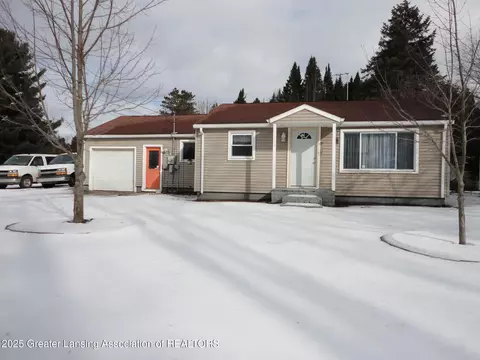 416 W Railway St, Coleman, MI 48618