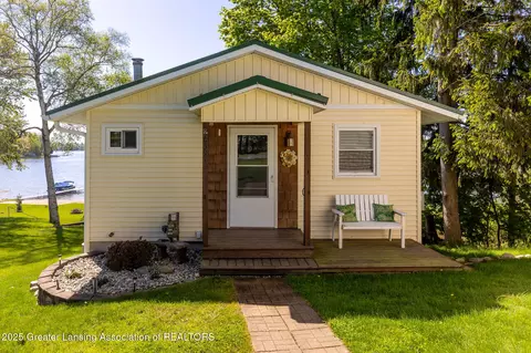6391 Lakeshore Dr, Lakeview, MI 48850
