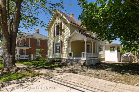 208 W Walker St, Saint Johns, MI 48879