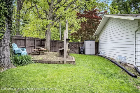 Exterior - 1504 Forest Hills Dr, Okemos, MI 48864 photo 7 of 8