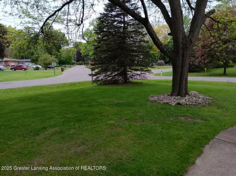 Exterior - 1504 Forest Hills Dr, Okemos, MI 48864 photo 5 of 8