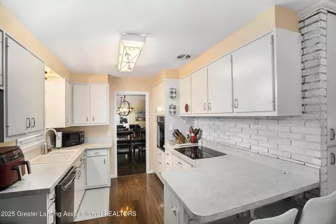 Kitchen - 1504 Forest Hills Dr, Okemos, MI 48864 photo 1 of 2