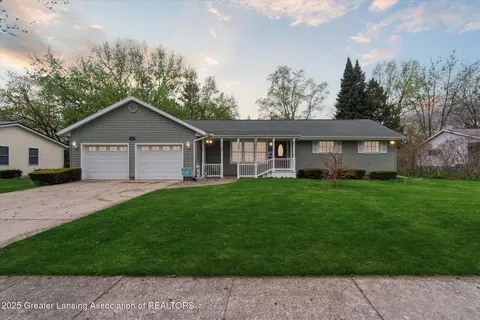 606 S Lansing St, Saint Johns, MI 48879