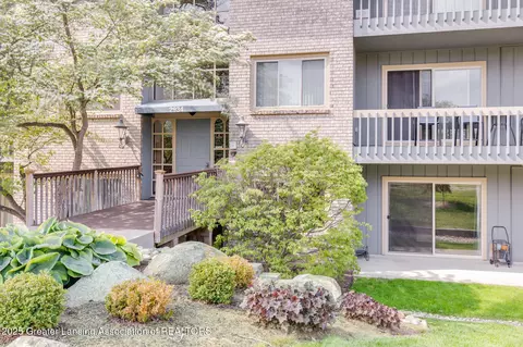 2934 Mt Hope Rd #107, Okemos, MI 48864