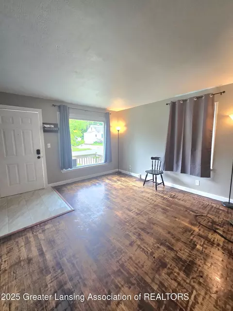 1427 Sheldon St, Lansing, MI 48906 photo 3