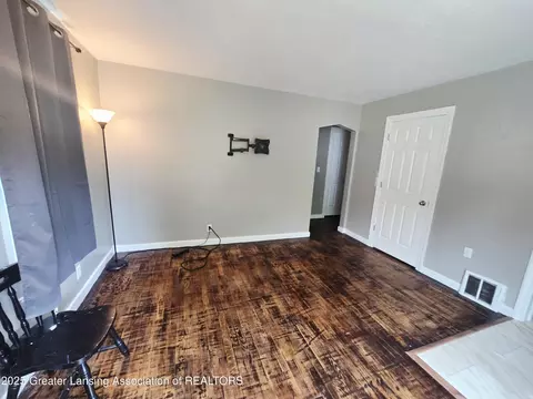 1427 Sheldon St, Lansing, MI 48906 photo 5