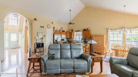 360 E Bailey Cir, Mason, MI 48854 photo 15