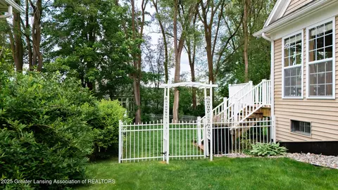 360 E Bailey Cir, Mason, MI 48854 photo 27