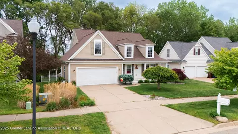 360 E Bailey Cir, Mason, MI 48854 photo 2