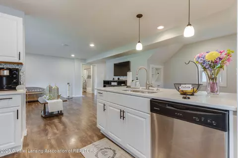 Kitchen - 4614 Addison Rd, Lansing, MI 48917 photo 1 of 2
