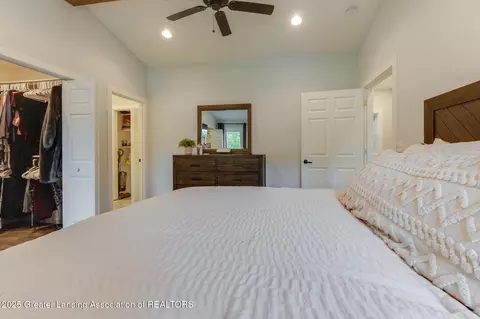 Bedroom - 4614 Addison Rd, Lansing, MI 48917 photo 3 of 4