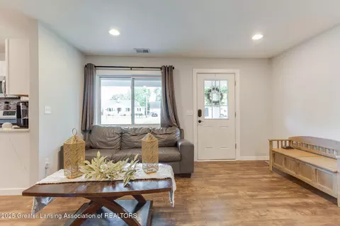Entry Way - 4614 Addison Rd, Lansing, MI 48917 photo 5 of 5