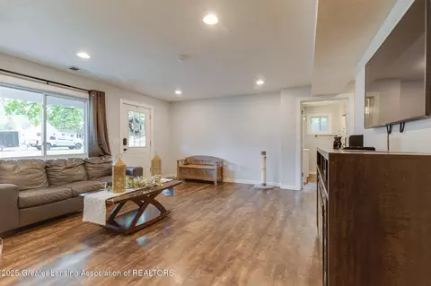 Living - 4614 Addison Rd, Lansing, MI 48917 photo 1 of 2