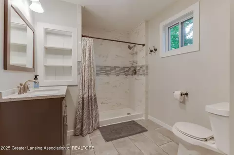 Bath - 4614 Addison Rd, Lansing, MI 48917 photo 2 of 2