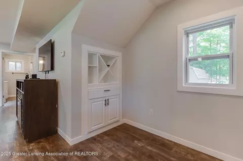 Entry Way - 4614 Addison Rd, Lansing, MI 48917 photo 2 of 5