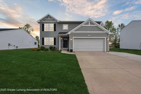 886 St Johns Chase, Grand Ledge, MI 48837