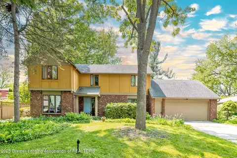 1785 Bramble Dr, East Lansing, MI 48823