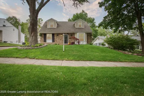 2024 Cogswell Dr, Lansing, MI 48906