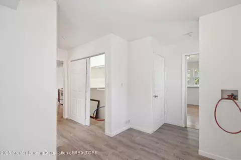 Entry Way - 127 S Dibble Ave, Lansing, MI 48917 photo 1 of 2