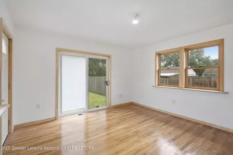 Living - 127 S Dibble Ave, Lansing, MI 48917 photo 3 of 5