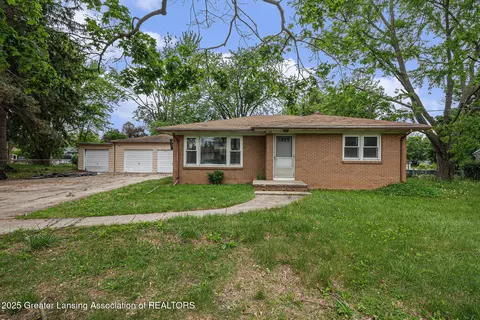 325 N Creyts Rd, Lansing, MI 48917
