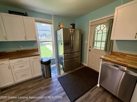 Kitchen - 616 Backus St, Jackson, MI 49202 photo 3 of 5