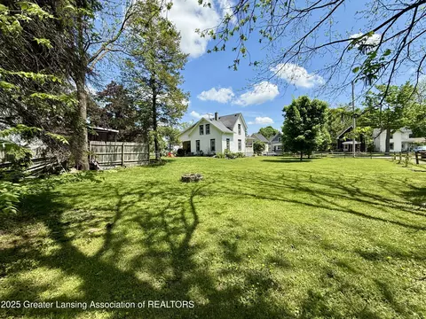 Exterior - 616 Backus St, Jackson, MI 49202 photo 8 of 15