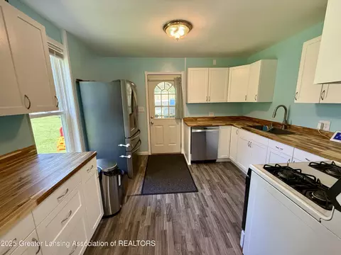 Kitchen - 616 Backus St, Jackson, MI 49202 photo 1 of 5