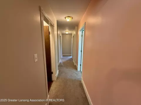 Entry Way - 616 Backus St, Jackson, MI 49202 photo 1 of 5