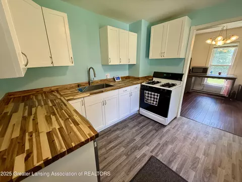 Kitchen - 616 Backus St, Jackson, MI 49202 photo 5 of 5