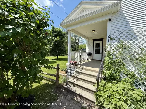 Exterior - 616 Backus St, Jackson, MI 49202 photo 3 of 15
