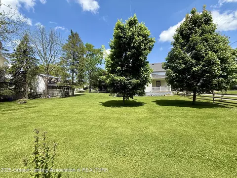 Exterior - 616 Backus St, Jackson, MI 49202 photo 7 of 15
