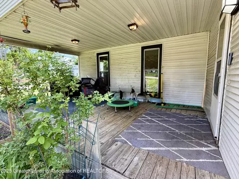 Exterior - 616 Backus St, Jackson, MI 49202 photo 6 of 15