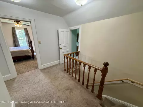 Entry Way - 616 Backus St, Jackson, MI 49202 photo 4 of 5