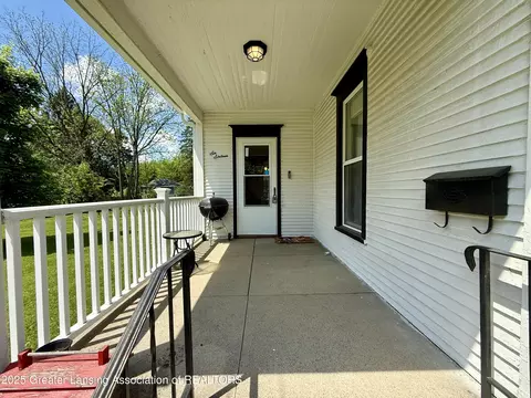 Exterior - 616 Backus St, Jackson, MI 49202 photo 4 of 15