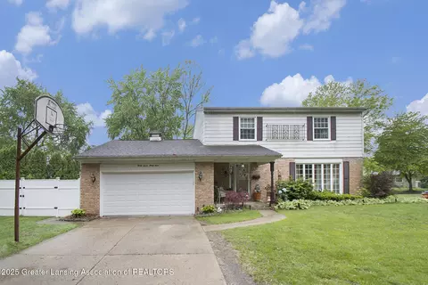 3733 Colchester Rd, Lansing, MI 48906