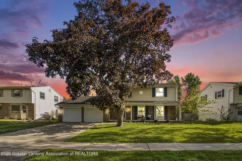 3229 Inverary Dr, Lansing, MI 48911