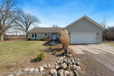 18975 Doyle Ct, Gregory, MI 48137 photo 2