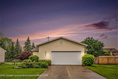 4626 Blackberry Ln, Lansing, MI 48917