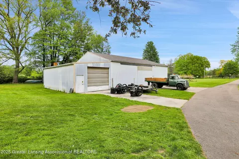 Exterior - 847 N Waverly Rd, Dimondale, MI 48821 photo 8 of 12