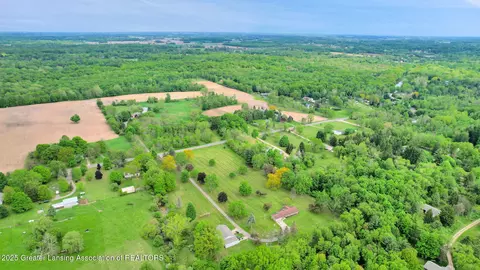 View/Area - 847 N Waverly Rd, Dimondale, MI 48821 photo 12 of 13