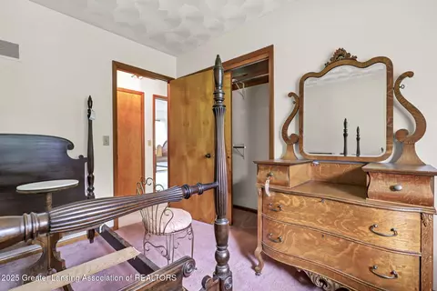 Bedroom - 847 N Waverly Rd, Dimondale, MI 48821 photo 6 of 6