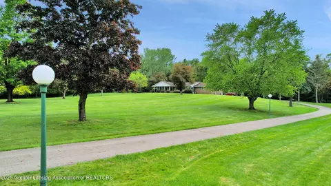 Exterior - 847 N Waverly Rd, Dimondale, MI 48821 photo 12 of 12